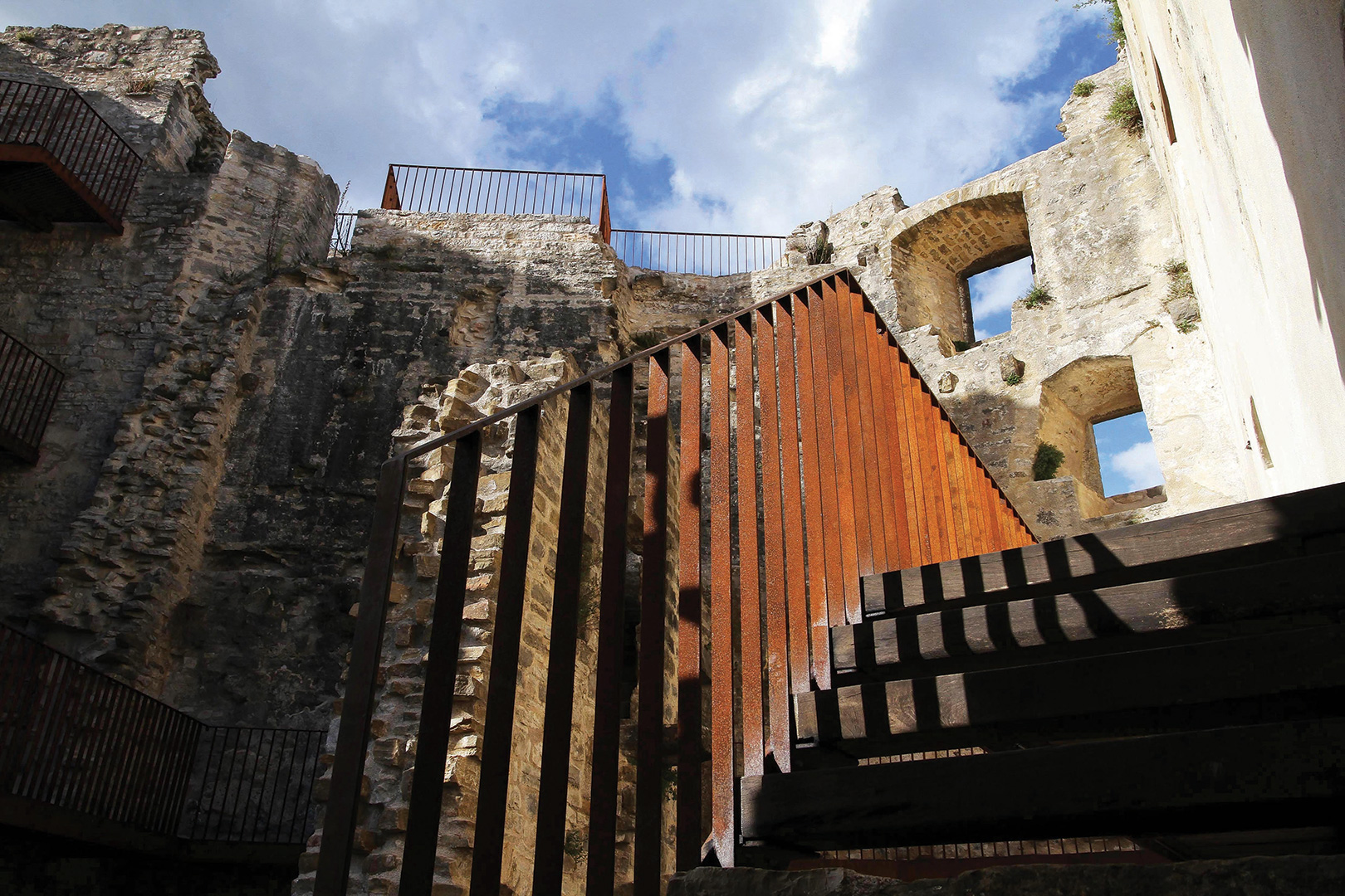 Pristup i prezentacija utvrde Petrapilosa